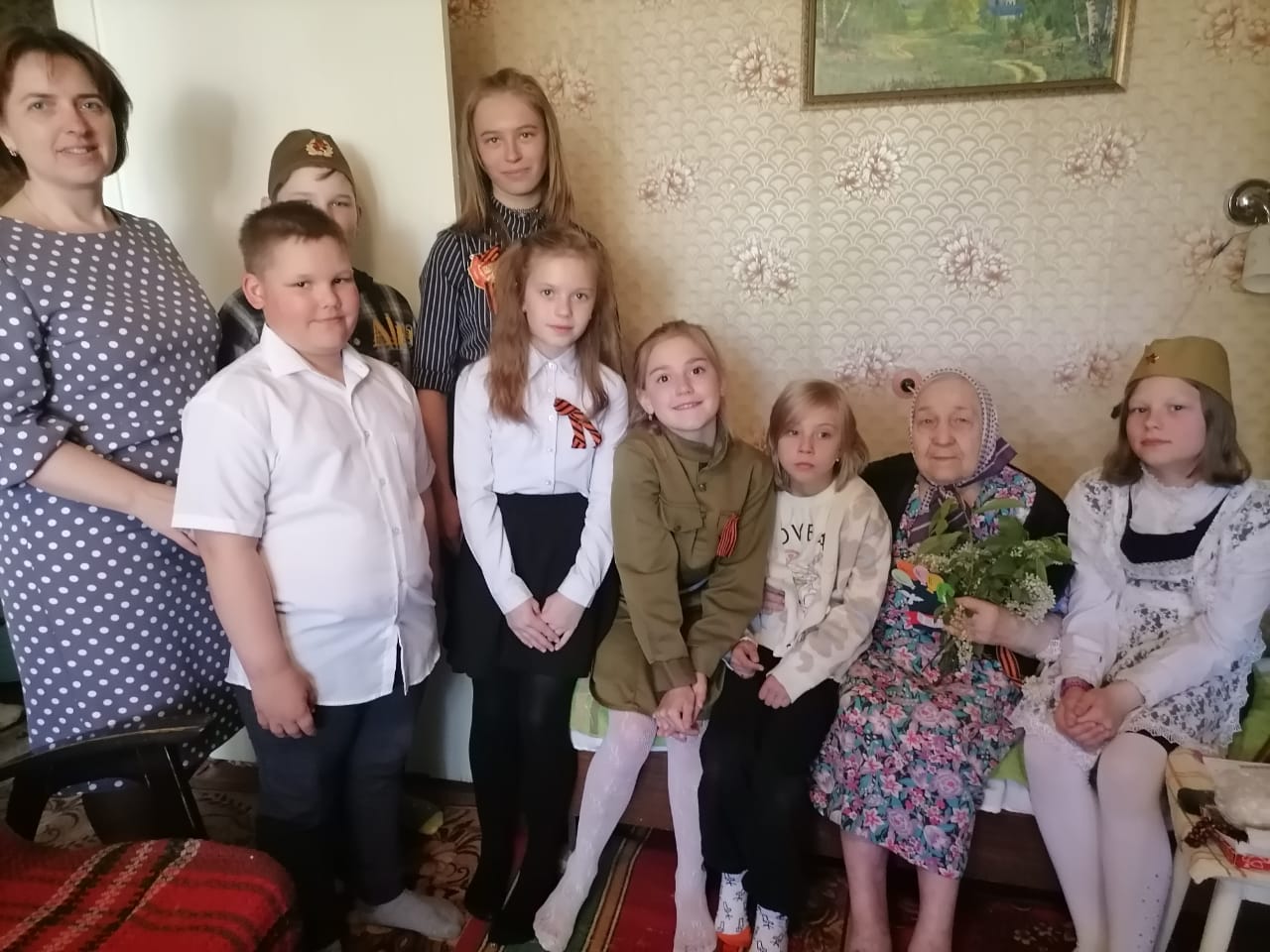 Поздравление участников Великой отечественной войны на дому.💐