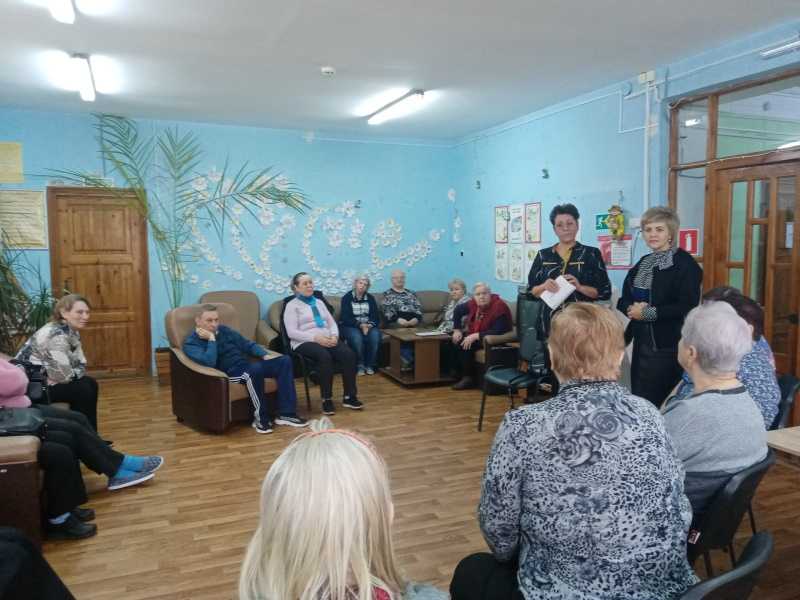 Встреча отдыхающих отделения дневного пребывания ГБУ «КЦСОН городского округа г.Выкса» с уполномоченным по правам человека Кашенковой Е.В. и директором Фонда социального страхования Кокуриной И.Е.